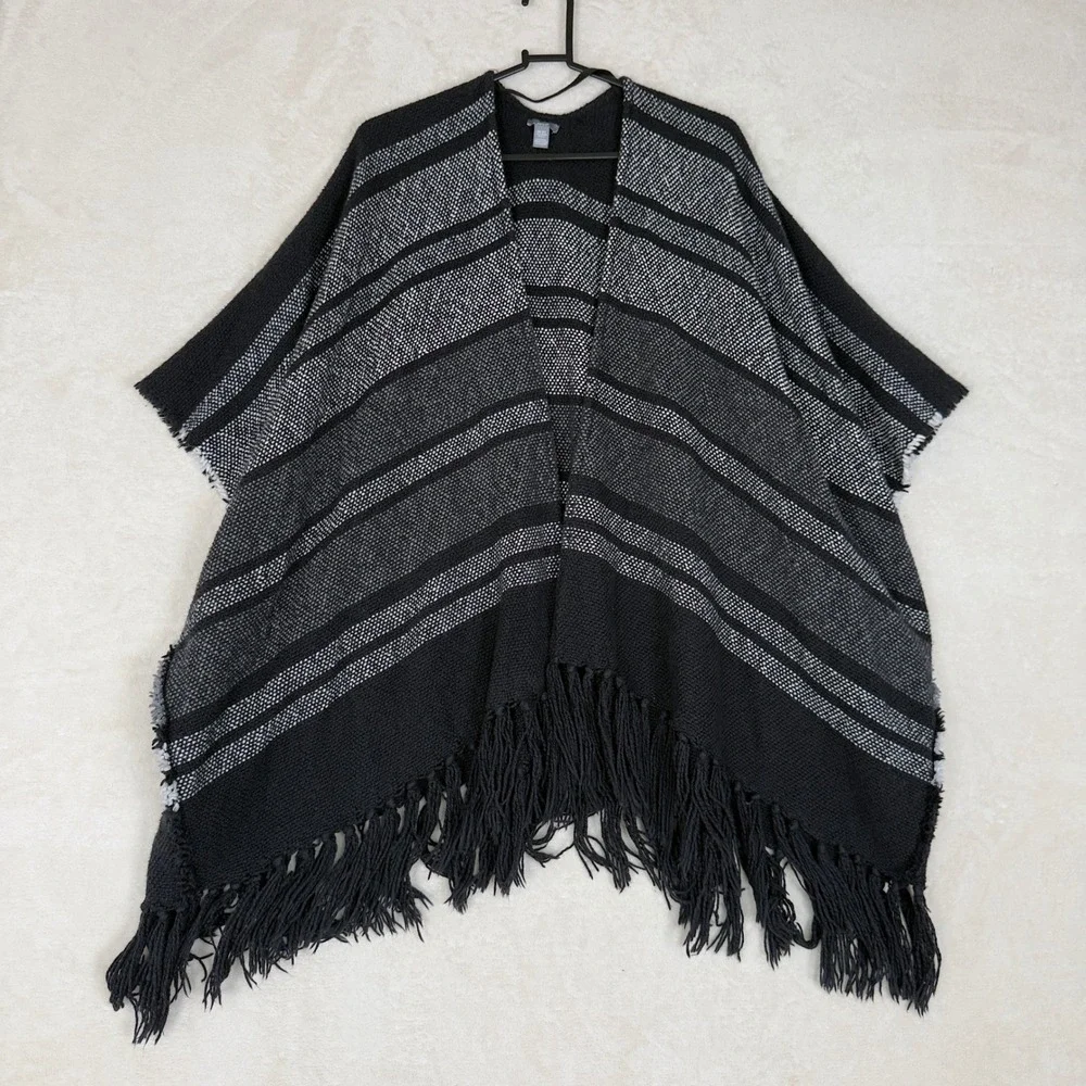 Aerie Woven‎ Kimono Poncho Shawl Black White Fringe Cotton One Size Western Boho